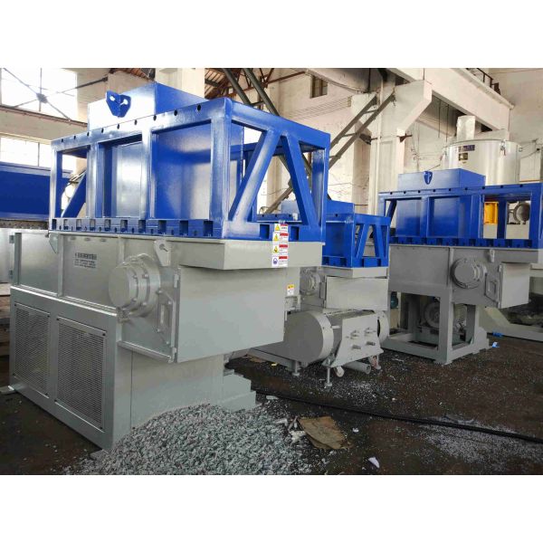 Low Noise Plastic Chipper Machine / Stable Plastic Recycling Grinder