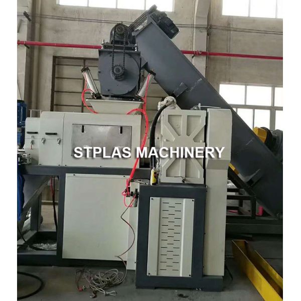Full Automatic PP PE Film Fiber Squeezer Cutter Machine For Pellets SKD-II Blade
