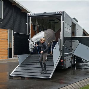 China 1.5m*1.7m*21mm Size Horse Box Trailer Ramp Mat Horse Box Flooring Mat Heavy Duty Trailer Mat on sale