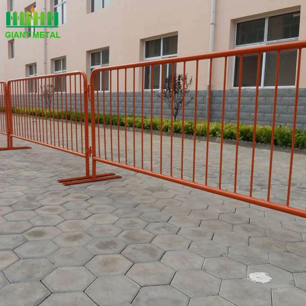 ISO9001 1.1x2.1m Metal Crowd Control Barriers Heavy Duty road safety fence