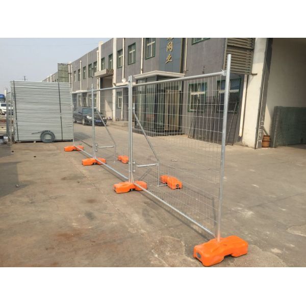 Standard Temporary Fence for Sale 2100mm x 2400mm ,42 microns ,wall thickness 2.00mm and a 60mm x 150mm diameter