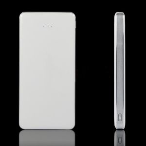 8000mAh power bank with lCD power capacity displaying