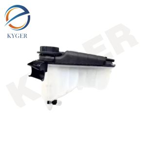 C2D36671 Cooling System Auto Engine Coolant Recovery Expansion Tank Radiator
