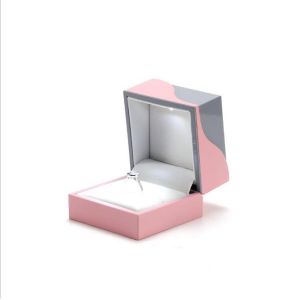 High Grade Leather Jewelry Box with Velvet Lining and Custom Logo for Rings and