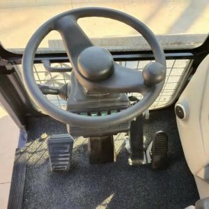 Small Bucket Wheeled Mini Excavator Hydraulic Control Earth Moving Machine