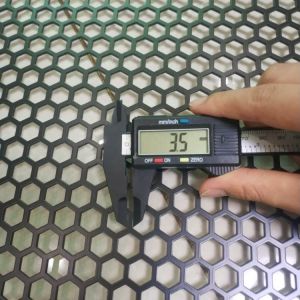 Aluminum Perforated Mesh Curtain Walls Iron Pallet Packing Straight Hole