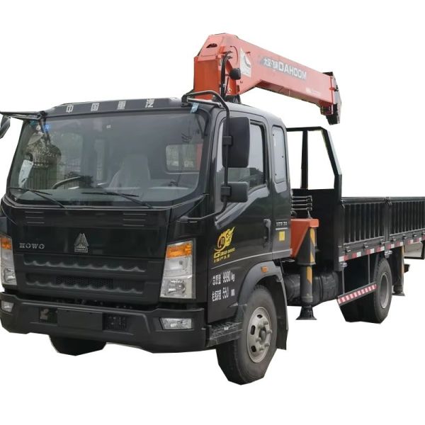 Quality Sinotruk HOWO 4X2 Truck Mounted Crane 154 Horsepower Euro 3 wholesale