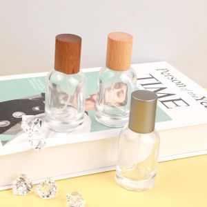 China Luxury Glass Empty Perfume Bottle 30ml Clear Spray 500 Pcs on sale