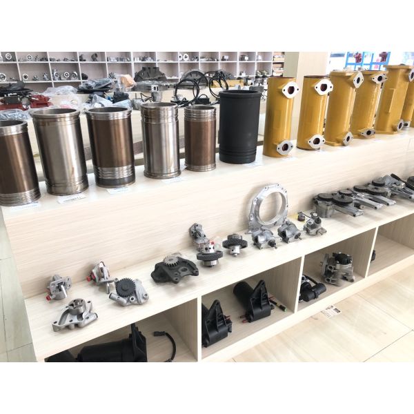 ME993473 Engine Mining Excavator Diesel Water Pump Assy ME993473 For Mitsubishi 4M40