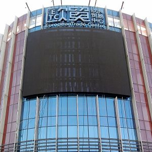 Transparency Outdoor Fixed Led Display Curtain , 6500 Nits Waterproof Led Screen