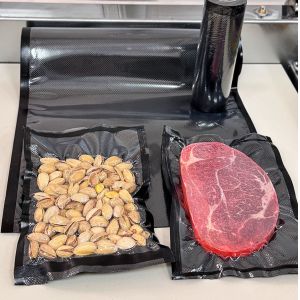 Customized Printing and Laminating Vacuum Packaging Pouch for High Barrier