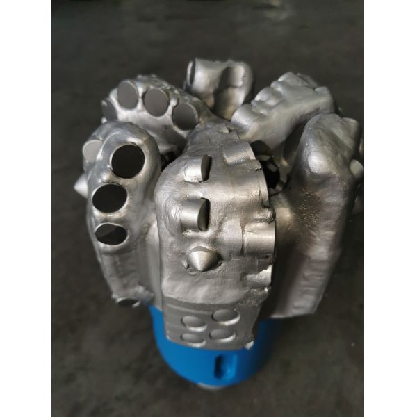 6 Inch Diameter 6 Blade PDC Matrix Body API Diamond Drill Bit
