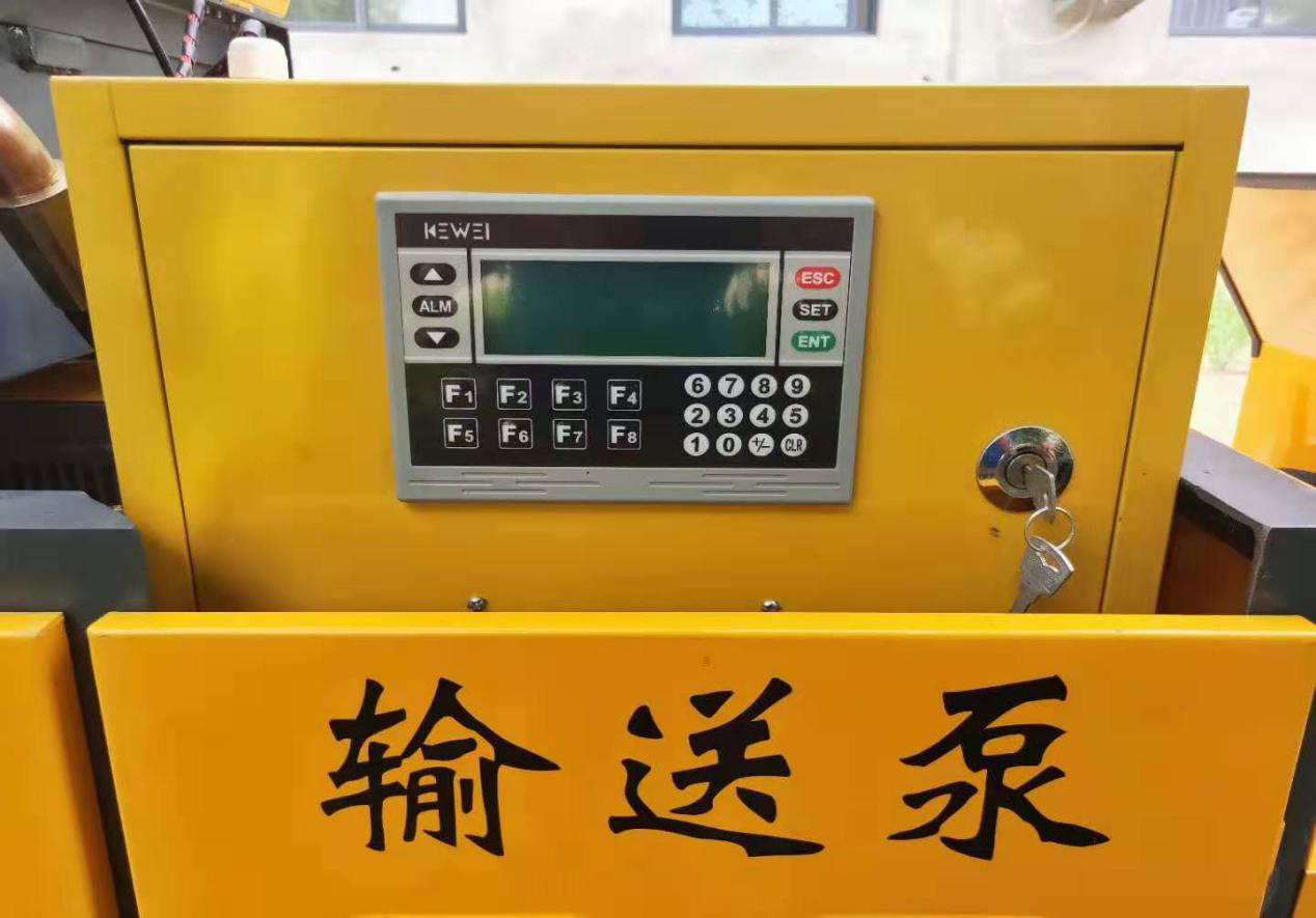 2100 * 700 * 1200mm Portable Concrete Pump 800kg Host Weight High Reliability