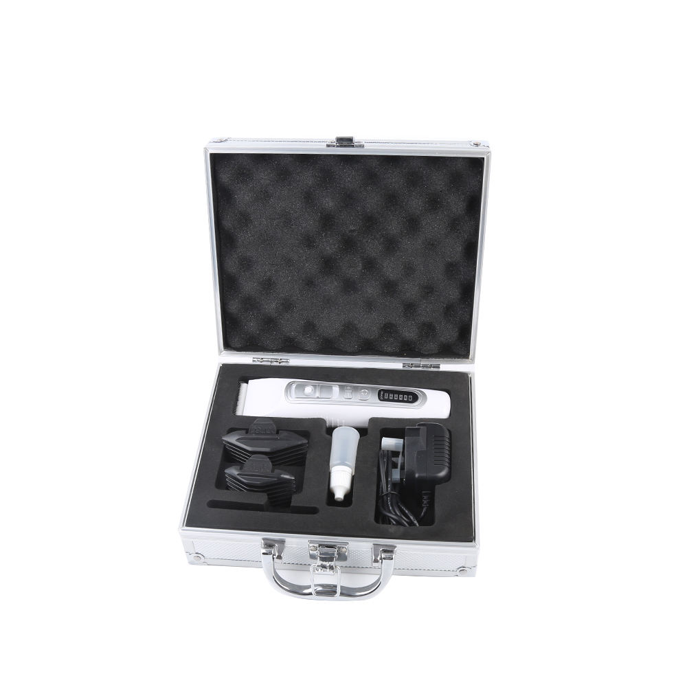 Adjustable Speed Cordless Equine Clippers Eco Friendly With Battery Indicator