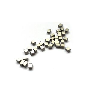 Cemented Carbide Tips / Tungsten Carbide Saw Tips For Cutting Wood Hard