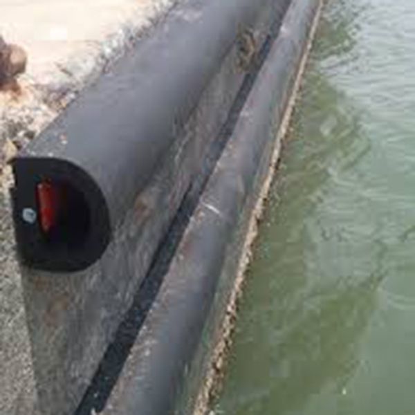 Ultra Durable D Type Profile Marine Fenders Excellent Weathering Resistance