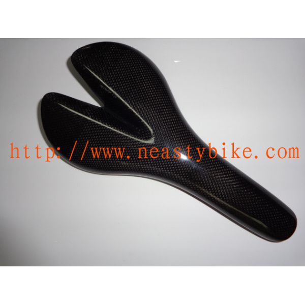 Quality SA-NT11 bicycle parts carbon fiber saddle road saddle 3K carbon saddle only 102g wholesale