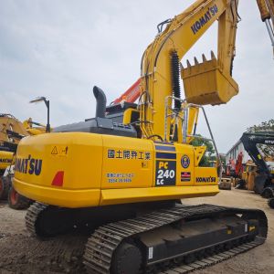 China Used Komatsu PC240 Crawler Excavator with 1.2-1.45m³ Bucket Capacity 5.5km/h Speed and Fuel Efficient Engine on sale