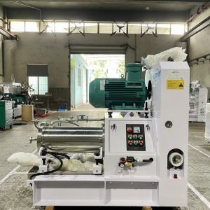 Cheap 100L 55Kw Non Explosion Bead Mill For Cholocate SUS304 Double Screw Pump for sale