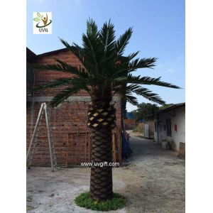 UVG PTR056 big artificial tree trunk with fake coconut palm trees for park