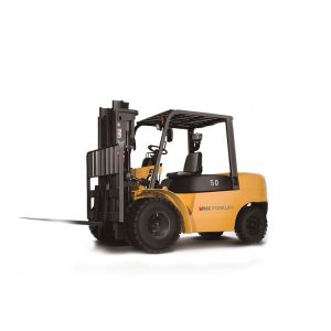 China Custom Made Vmax 5 Ton Diesel Engine Forklift With Chinese Engine on sale