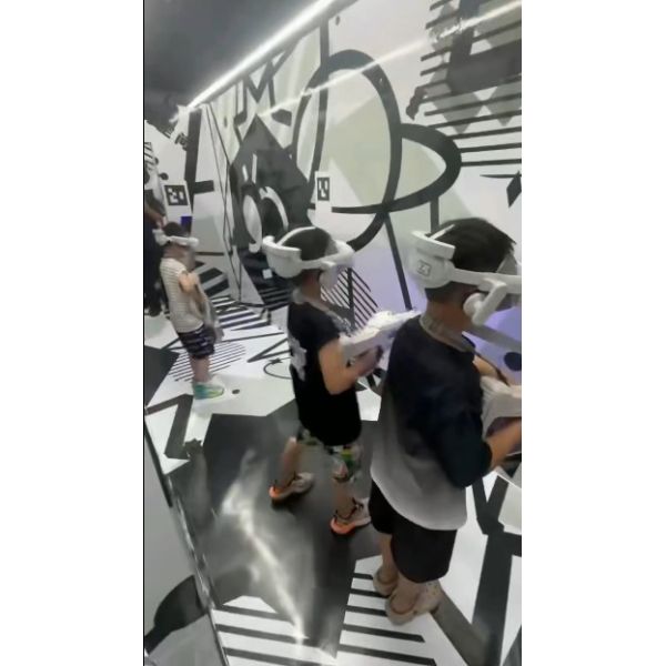 Quality XR SPACE ADVENTURE Virtual Reality LBE 8 Players Per Batch  wholesale