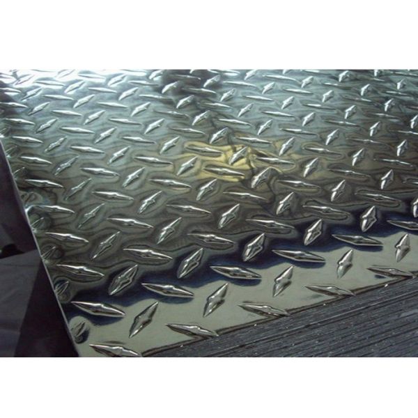 Quality ASTM A786 Checkered Plate 5 Bar Aluminum Tread Plate 1050 1060 1100 3003 3105 5052 wholesale