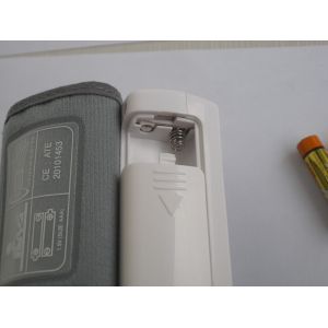 4 - 37.3 kpa Wrist Digital Portable Blood Pressure Monitors with voice function