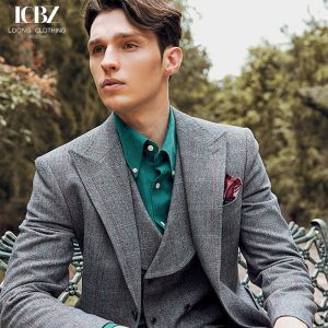 Professional Men's Suit Customized Wool and Silk Gray Plaid Coat for Business