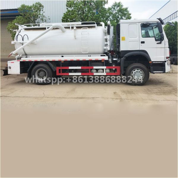 Export Type HOWO 15000 Liters Sewage Suction Truck Vacuum Tanker