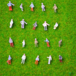 Cheap 1:300 scale ABS plastic model painted figures 0.7cm for model building material for sale