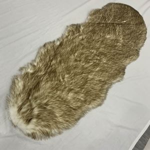China Shaggy Wool Seat Pad Sheepskin Bench Pad Rugs For Home Decor on sale