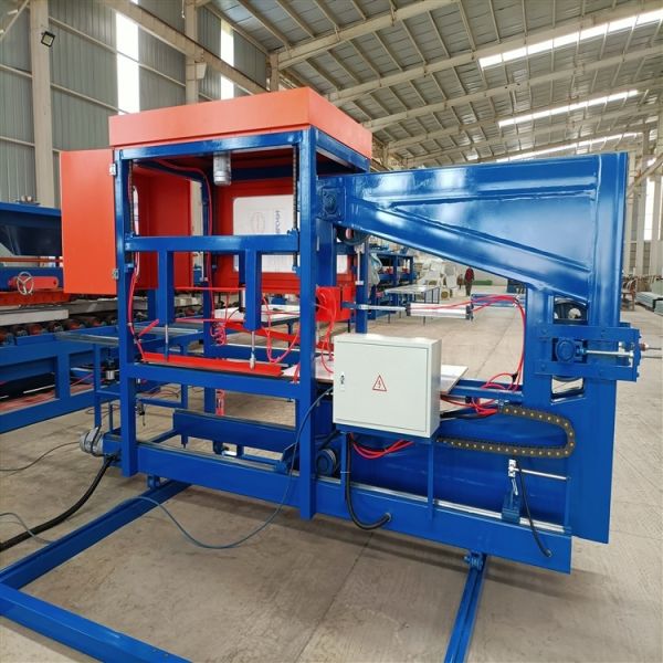 Sandwich Panel Making Machine With PLC Control System 32KW Motor Power 0.3-0.8mm