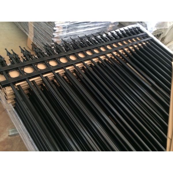 2.4*2.1m designs for steel fence with hot dipped galvanized tube 80gram/SQM /mm zinc