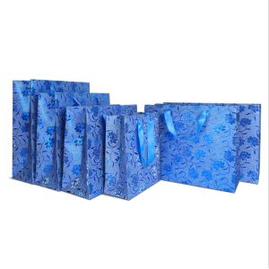 Stand Up 210gsm Craft Paper Gift Bag With Handles Hot Stamping Handbag