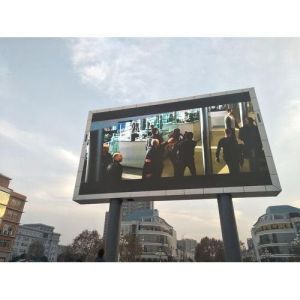 IP65 Protection Level LED Billboards with 7000nits Brightness and 860w/m2 Average Power Consumption