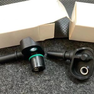 China Brake Vacuum Pump Joint LR082226 LR010690 LR048796 LR060475 AJ811465 AJ813786 C2Z28245 C2Z29984 for Land Rover Range Rover on sale