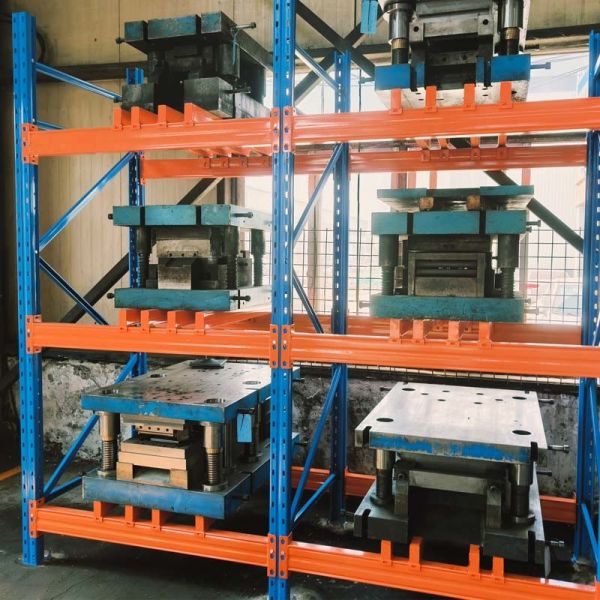 Coated Warehouse Rack For Heavy-Duty And Customizable Industrial Storage