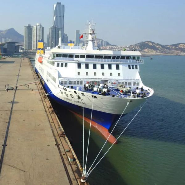 450KN Pillar Type Cast Iron Mooring Bitt Port Bollard Polished Mooring Protection