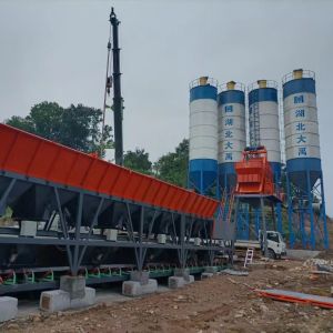 35m3/h Automatic Small Mobile Concrete Mixing Plants With Crushed Stone Material