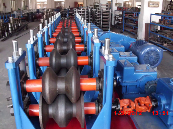 Quality Steel Two Waves 3.0mm Guardrail Roll Forming Machine wholesale