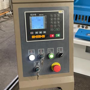 Hydraulic CNC High Power Guillotine Shearing Machine QC11K 8×2500 8mm 8 Feet