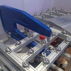 Portable pneumatic power auto maintenance brake lining rivet tool