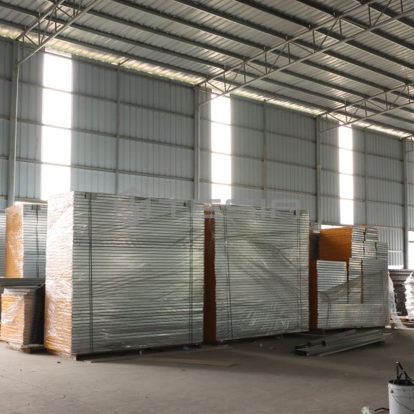 Luxury Ready Made 20FT Light Steel Structure Expandable Prefab Container House