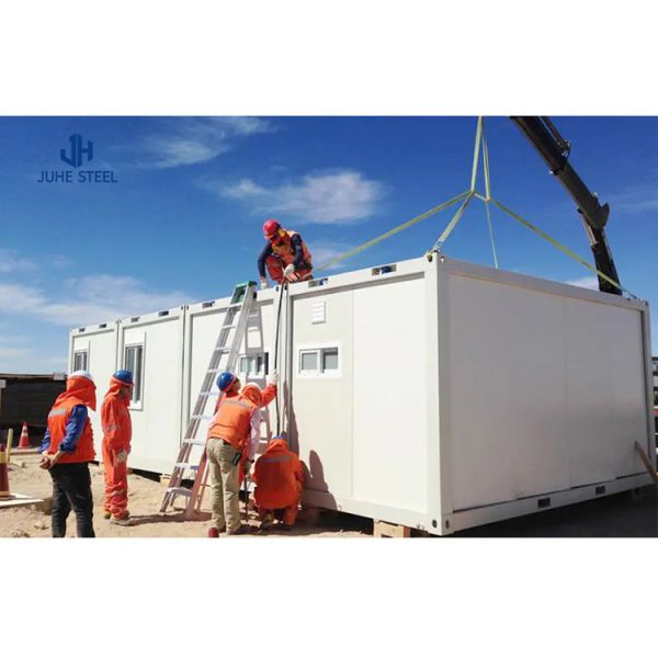 Modern Villa Expandable Prefabricated House with PVC Sliding Window and Aluminum