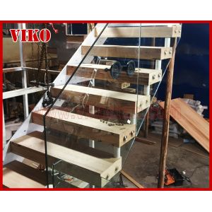 Floating Staircase VK47C Tempered Glass LED Light strip StringerBeech TreadCarbo