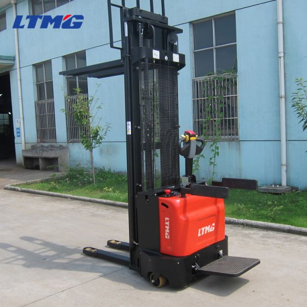 Quality Euro Standard Warehouse Stacker Forklift , Electric Pallet Jack Stacker 2000kg Capacity wholesale