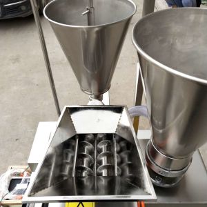 Full Automatic China Steamed Stuffed Bun Machine With Double Hopper