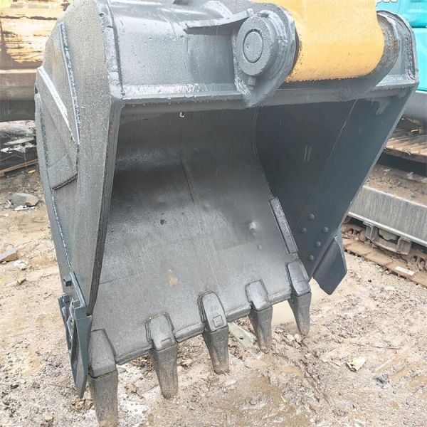 Used Hyundai 305 Excavator with 1.38m3 Bucket Capacity and Low Working Hours in Korea