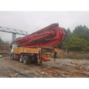 12000*2550*4000 mm Red Used Mobile Heavy Equipment Benz Chassis 49 Meter